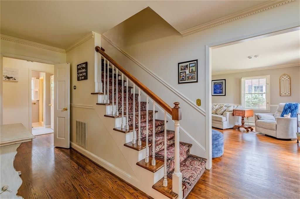 227 W Lakeshore Dr - Photo 4 of 19