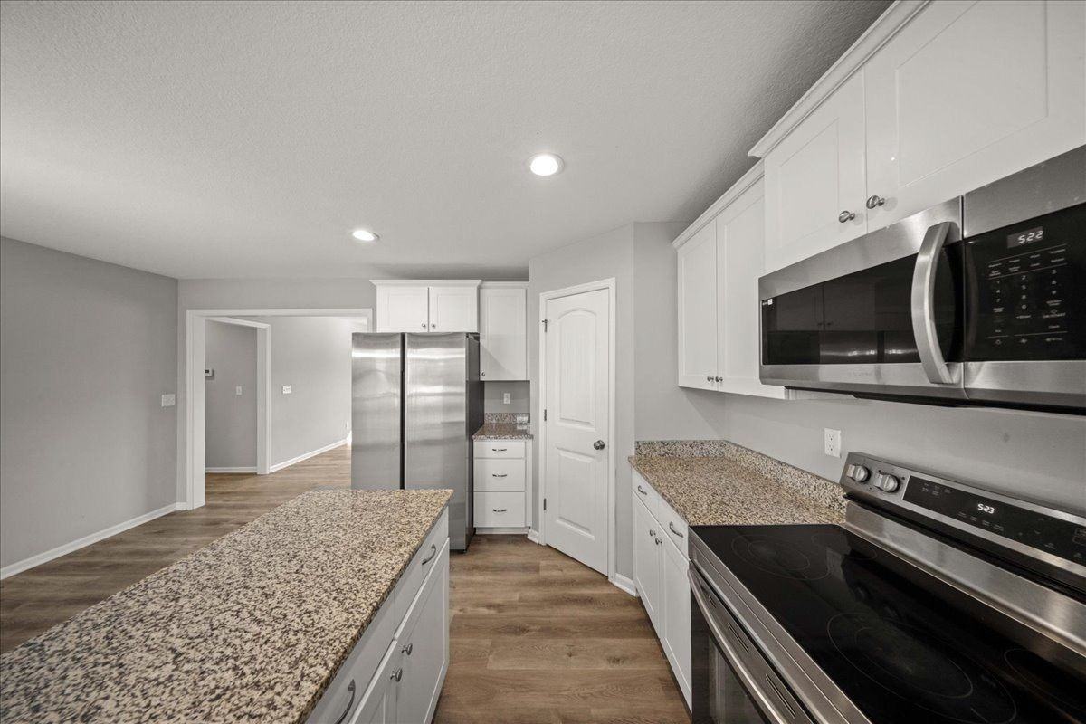 605 Poplar Ct - Photo 6 of 19