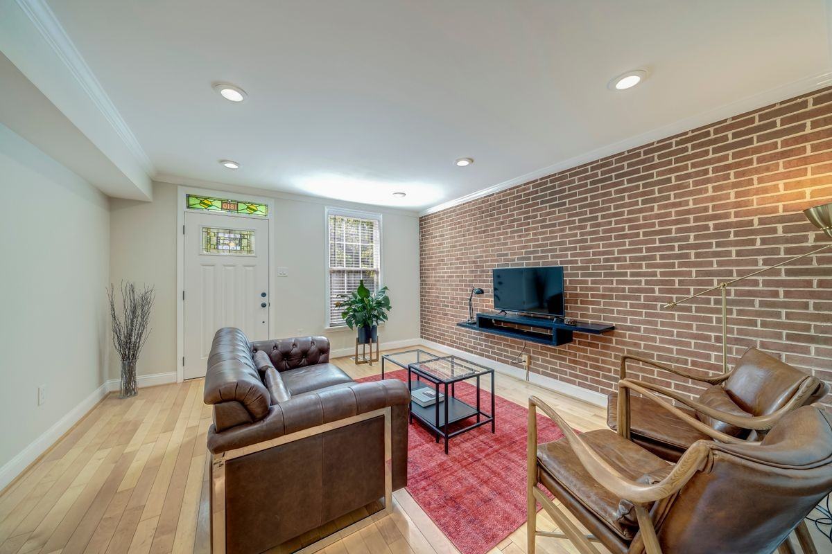 1810 E Fairmount Ave