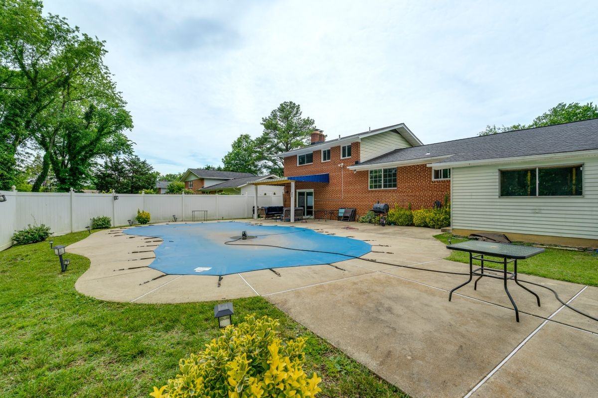 7310 Wessex Dr - Photo 2 of 10