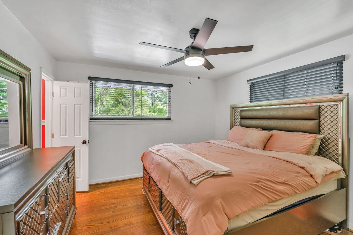 7310 Wessex Dr - Photo 7 of 10