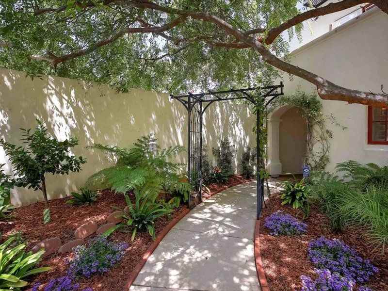 220 Santa Barbara St ##B - Photo 2 of 11