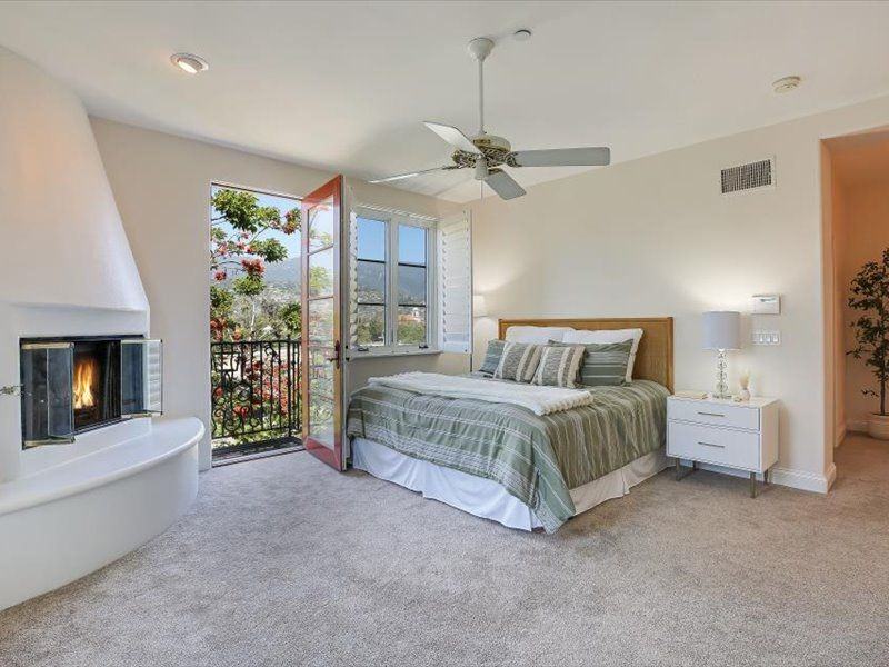 220 Santa Barbara St ##B - Photo 4 of 11