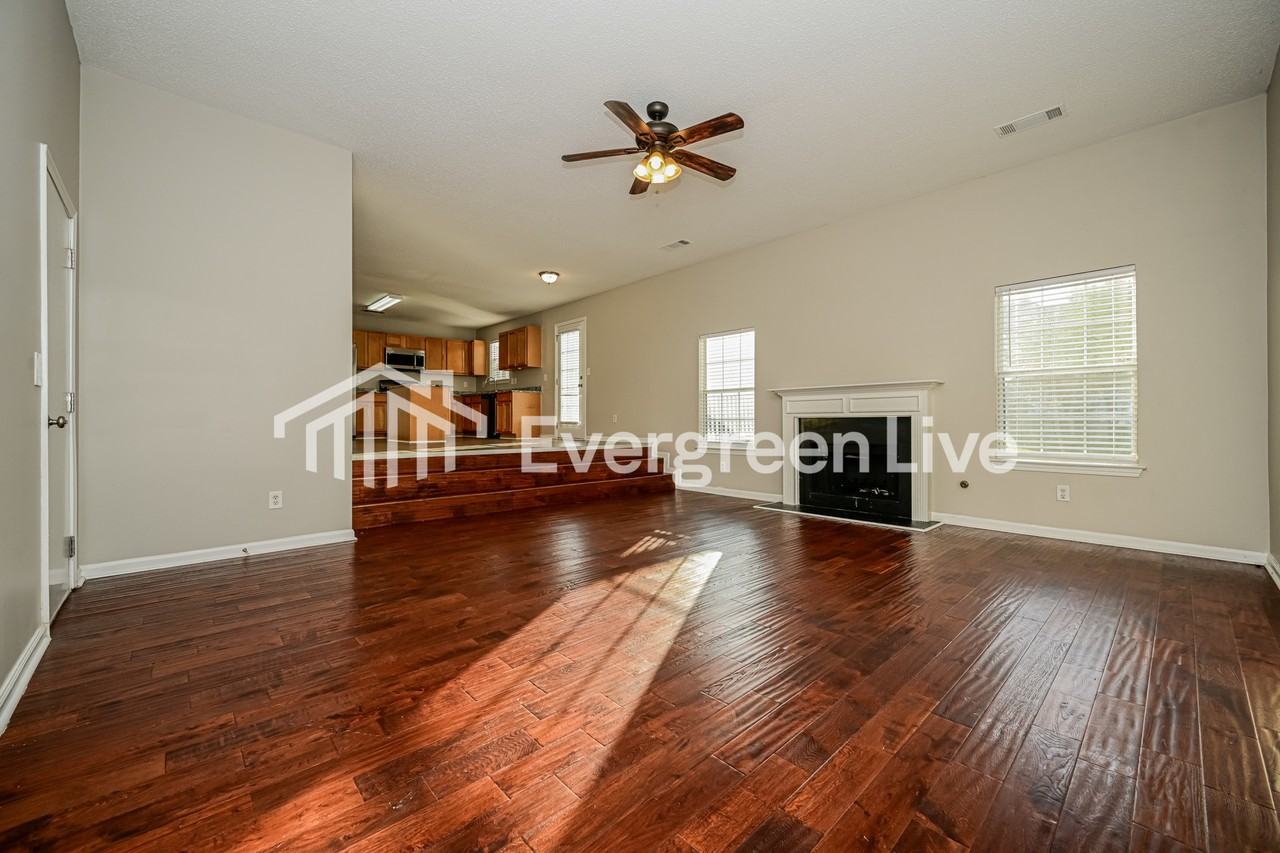 9495 Byrom Rd - Photo 3 of 16