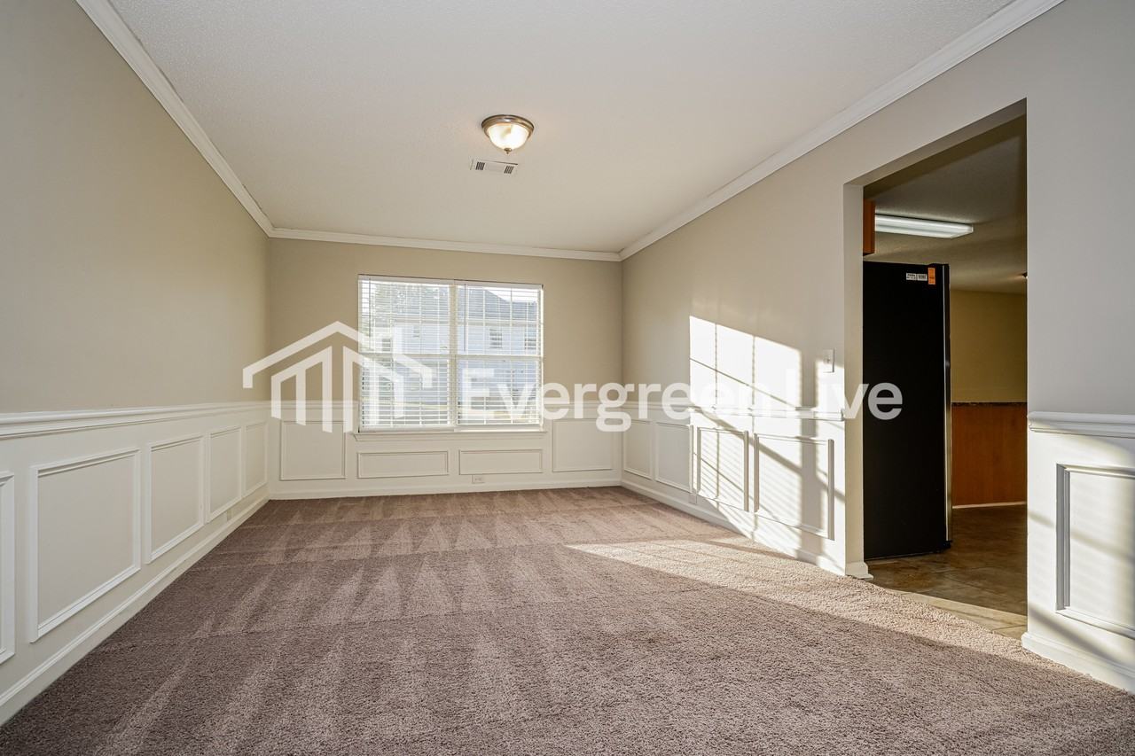 9495 Byrom Rd - Photo 4 of 16