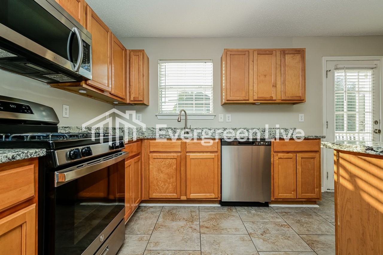 9495 Byrom Rd - Photo 6 of 16