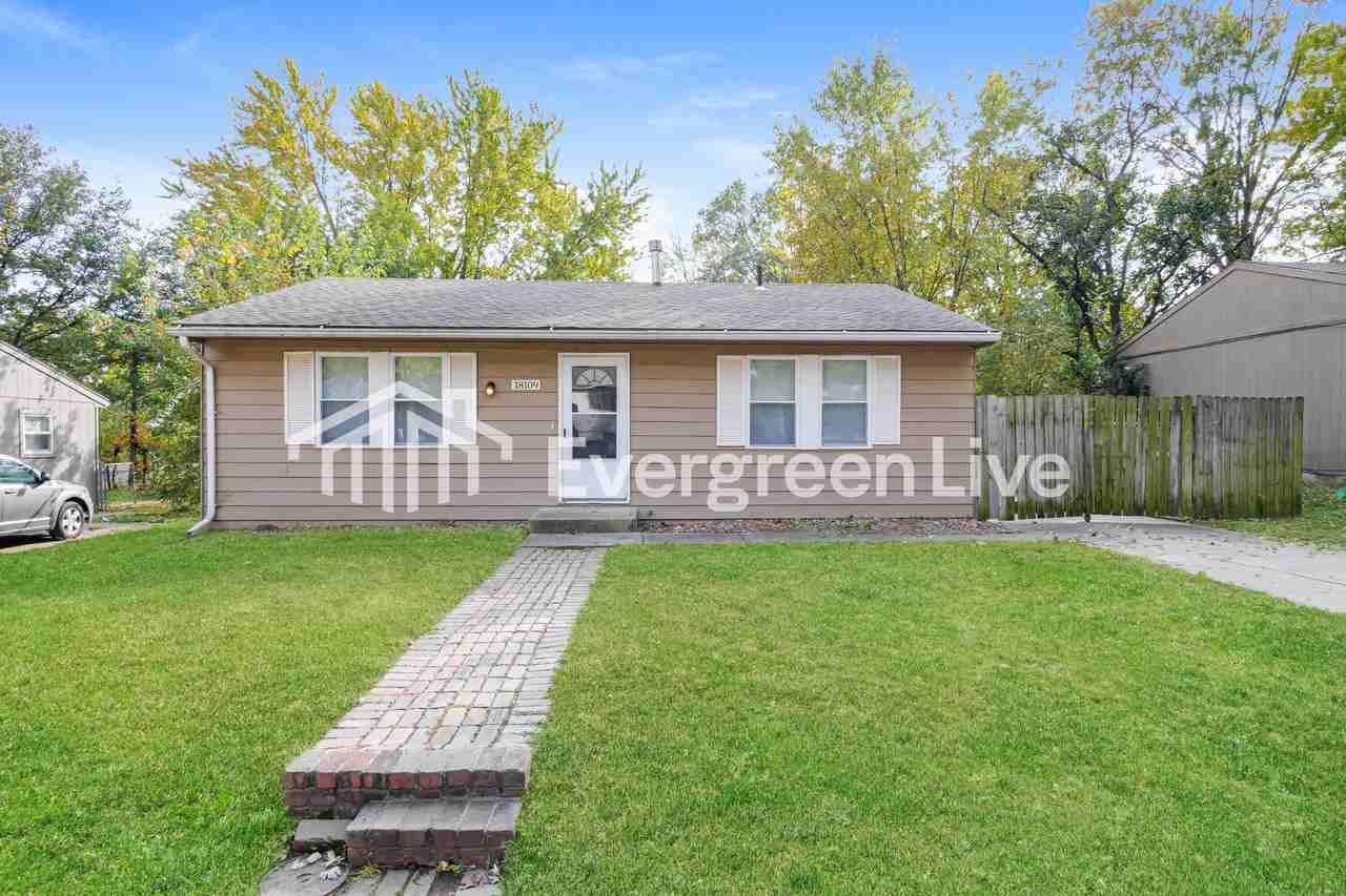 18109 E 19th St N - Photo 2 of 15