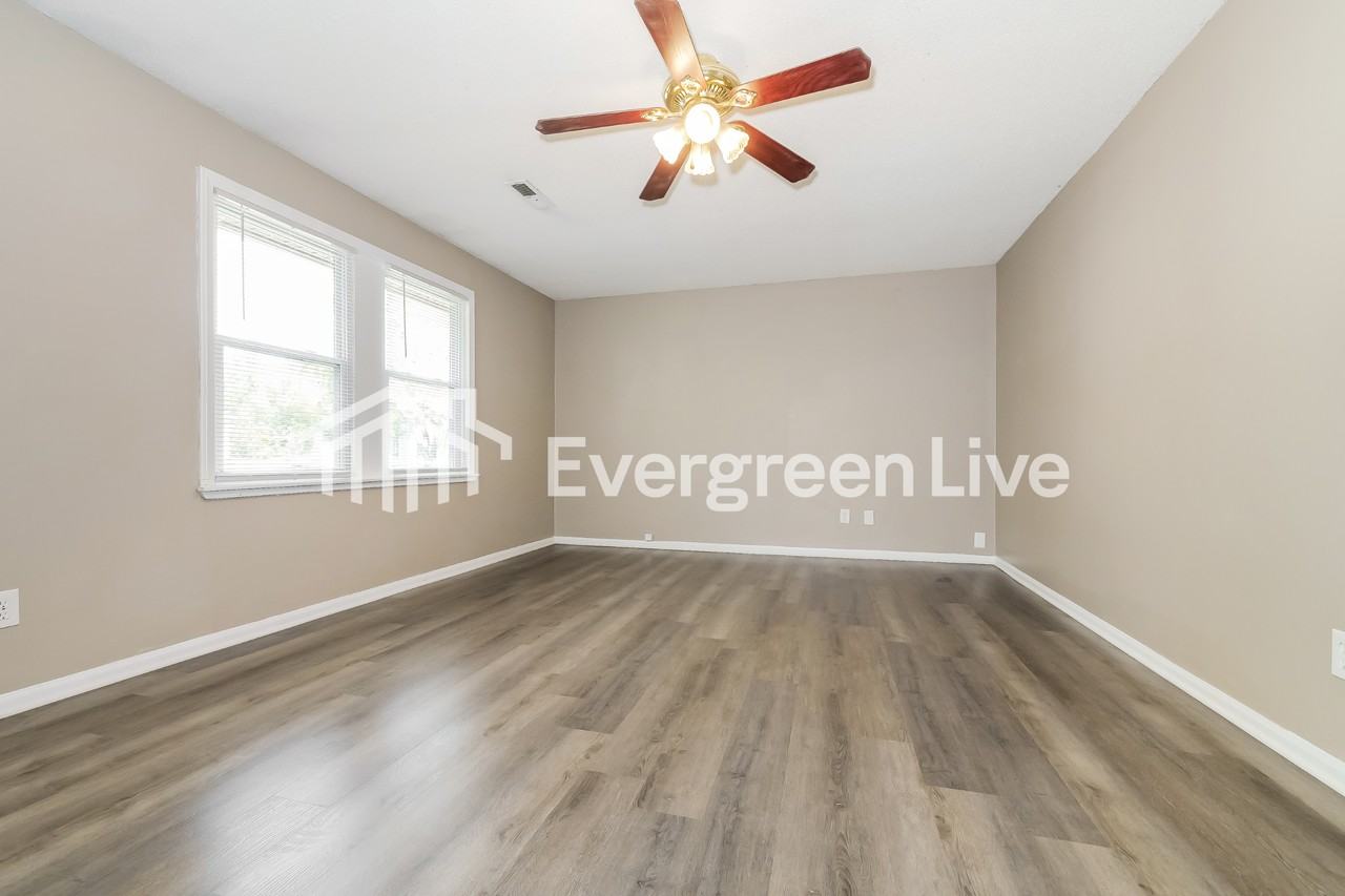 18109 E 19th St N - Photo 3 of 15