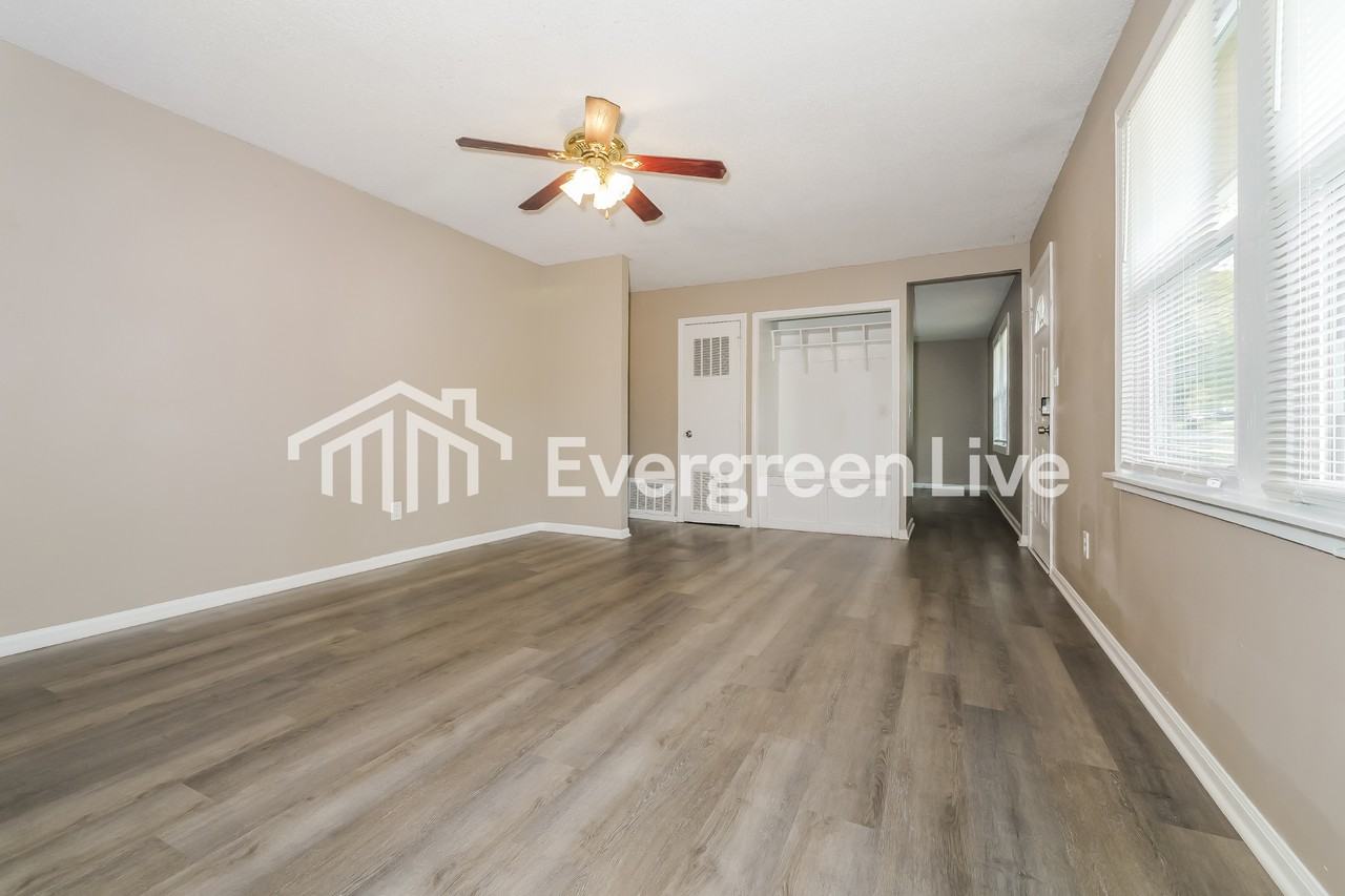 18109 E 19th St N - Photo 5 of 15