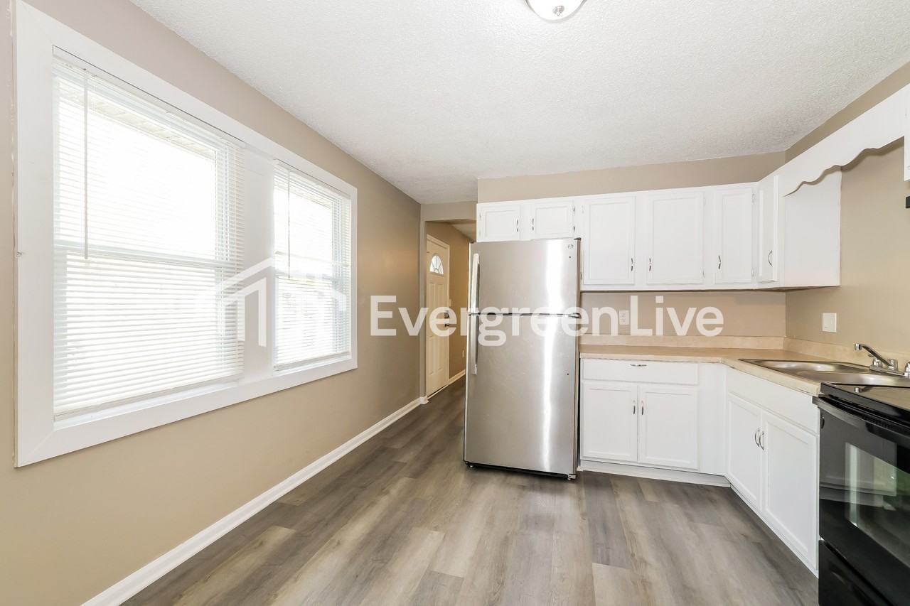 18109 E 19th St N - Photo 7 of 15