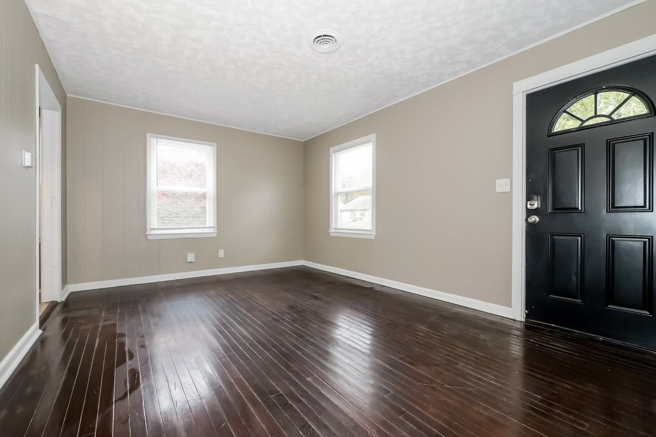 1608 W Sheley Rd - Photo 4 of 16