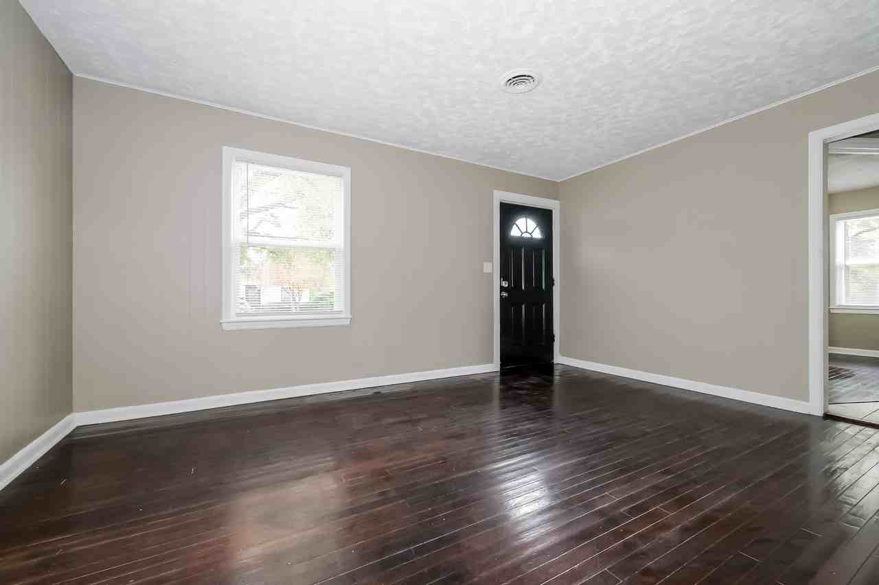 1608 W Sheley Rd - Photo 5 of 16