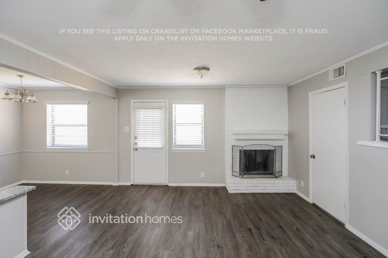 4857 Shands Dr - Photo 3 of 16