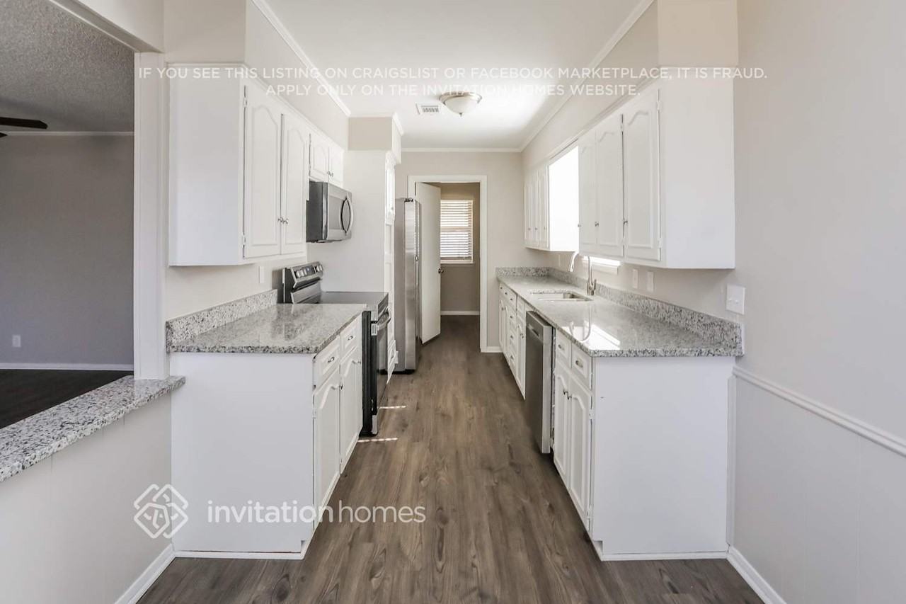 4857 Shands Dr - Photo 5 of 16