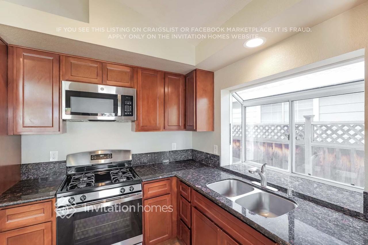 5085 Wagon Wheel Way - Photo 6 of 17