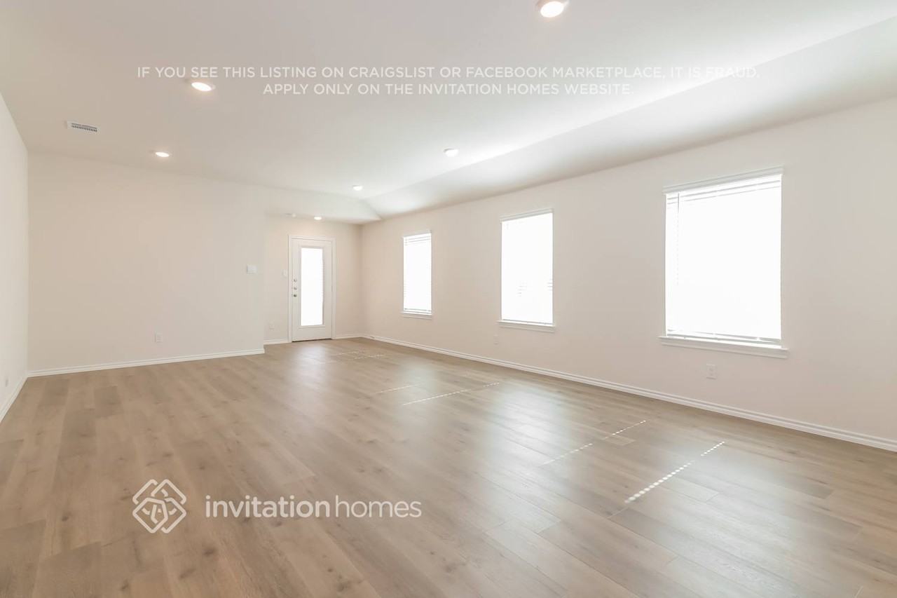 3909 Amethyst Drive - Photo 3 of 17