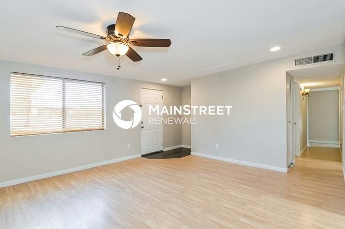 3631 W Enfield Pl - Photo 4 of 16