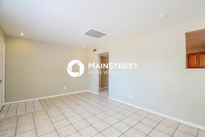 4501 E 24th St - Photo 2 of 15