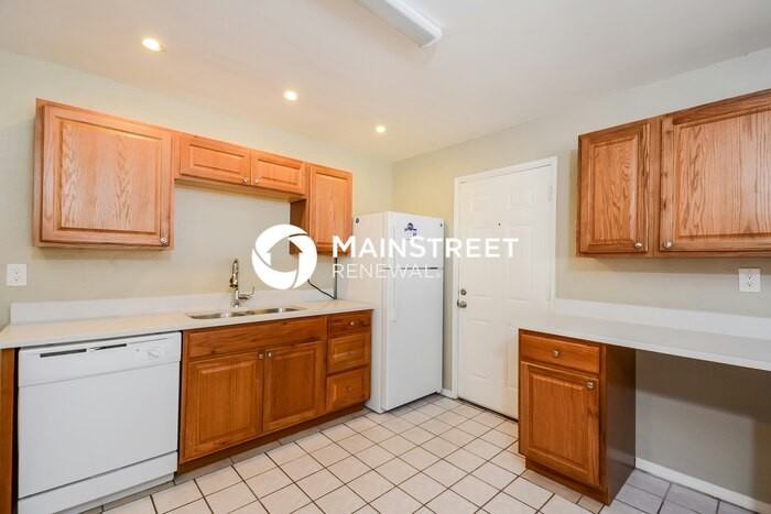 4501 E 24th St - Photo 7 of 15