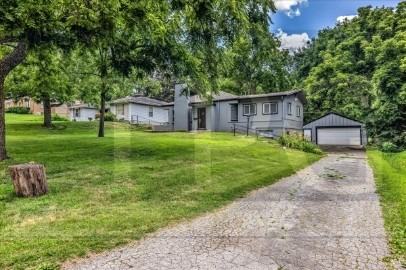 9901 Linwood Blvd - Photo 2 of 50