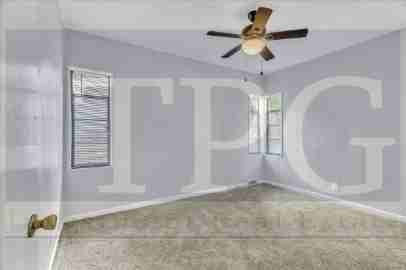 9901 Linwood Blvd - Photo 7 of 50