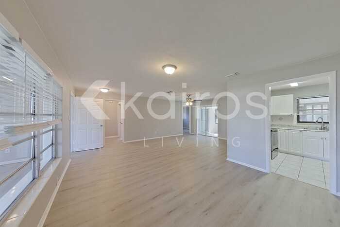 1635 Jamaica St - Photo 7 of 28