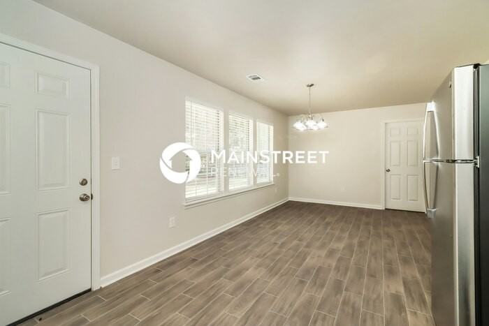 7073 Stonecreek Dr - Photo 6 of 19