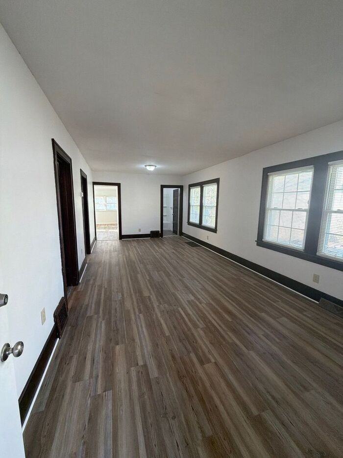 780 Northfield Rd - Photo 2 of 14