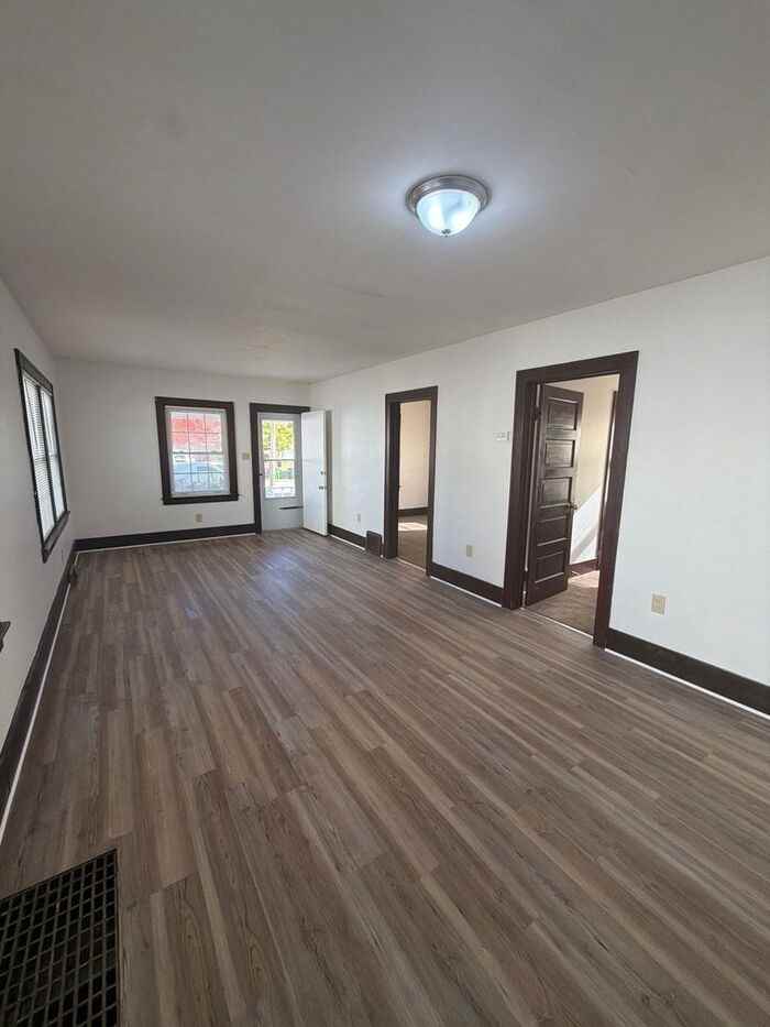 780 Northfield Rd - Photo 3 of 14