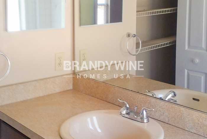 5222 Aragon Ave - Photo 4 of 10