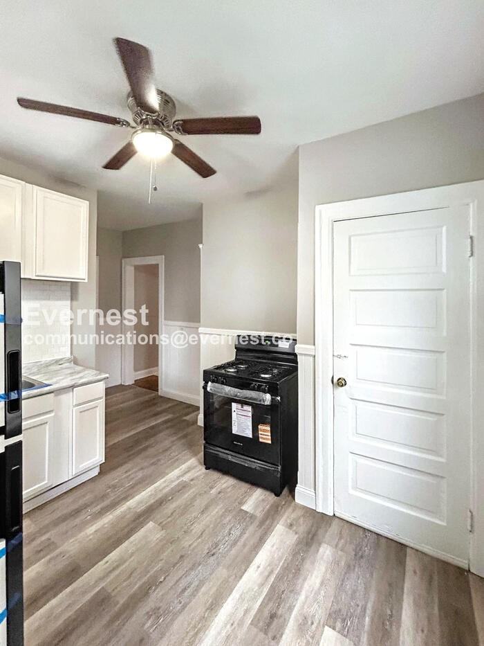 1334 West 89th Street #1 - Photo 4 of 17