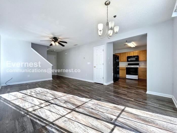 204 Cottonwood Creek Circle - Photo 6 of 20