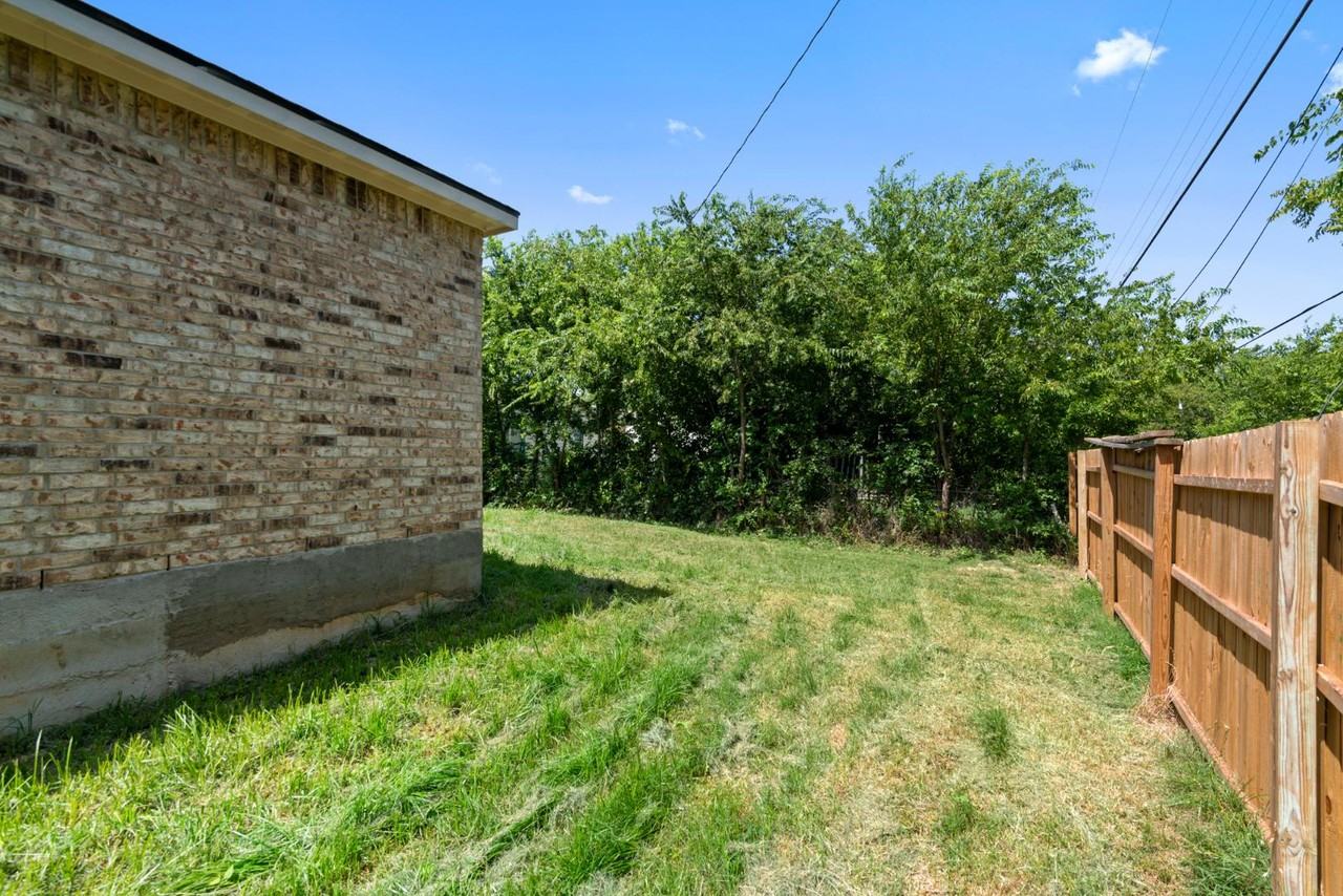 1253 E Jessamine St - Photo 7 of 11