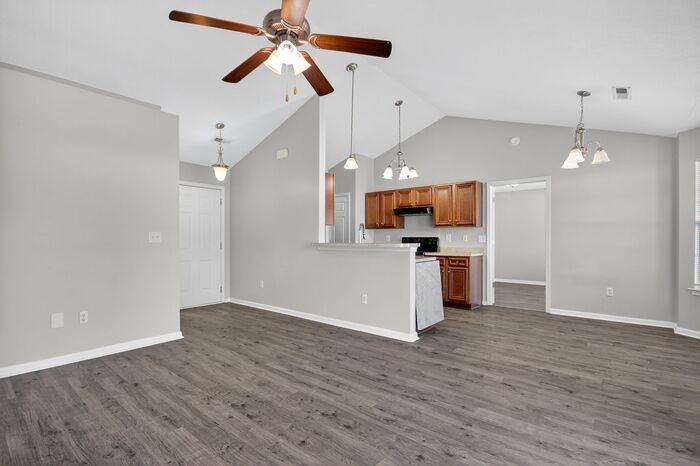 317 Bryant Park Ct - Photo 4 of 18