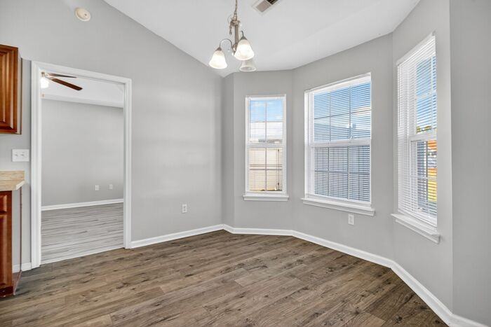 317 Bryant Park Ct - Photo 6 of 18