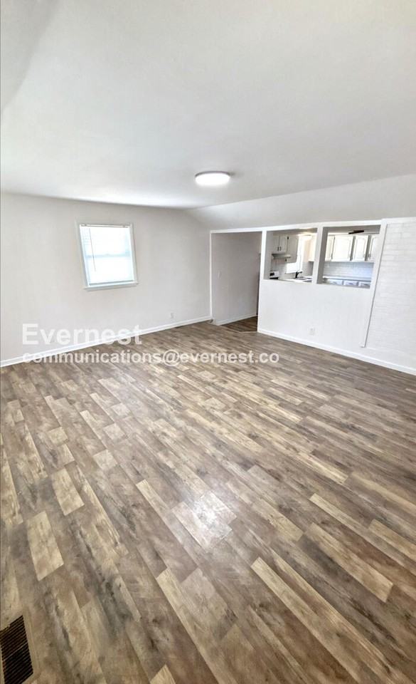 260 Sadonia Ave - Photo 5 of 19