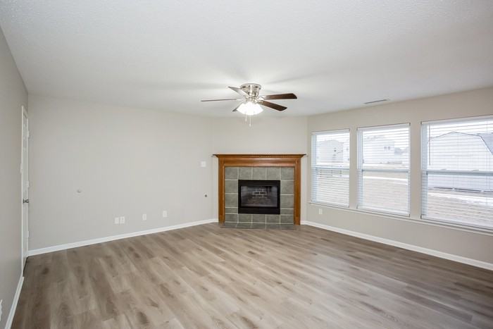 6887 W Burlington Dr - Photo 2 of 16