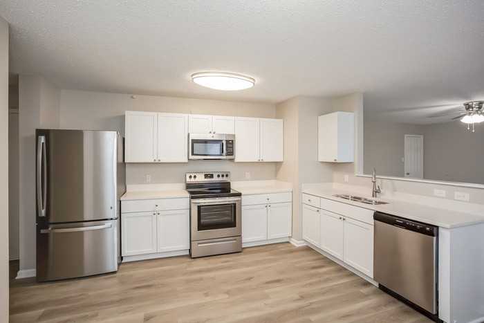 6887 W Burlington Dr - Photo 3 of 16