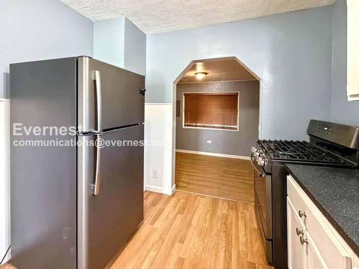 18251 Brady Avenue - Photo 3 of 20