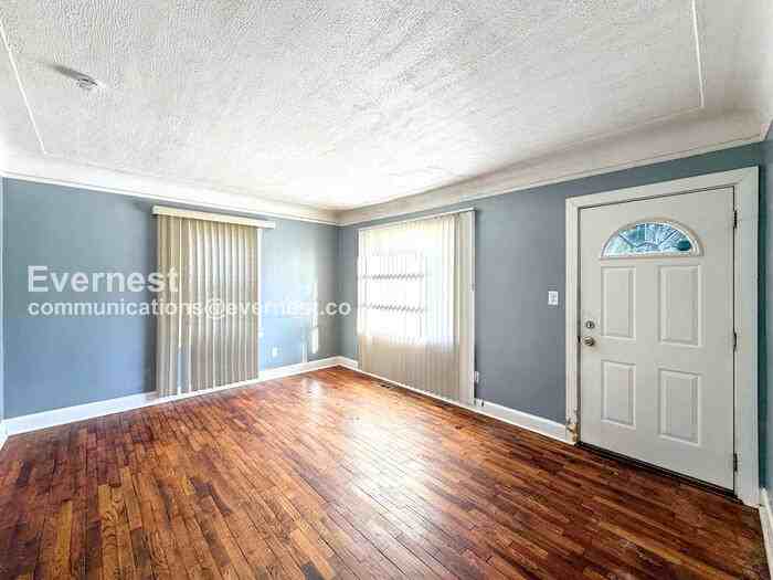 18251 Brady Avenue - Photo 4 of 20