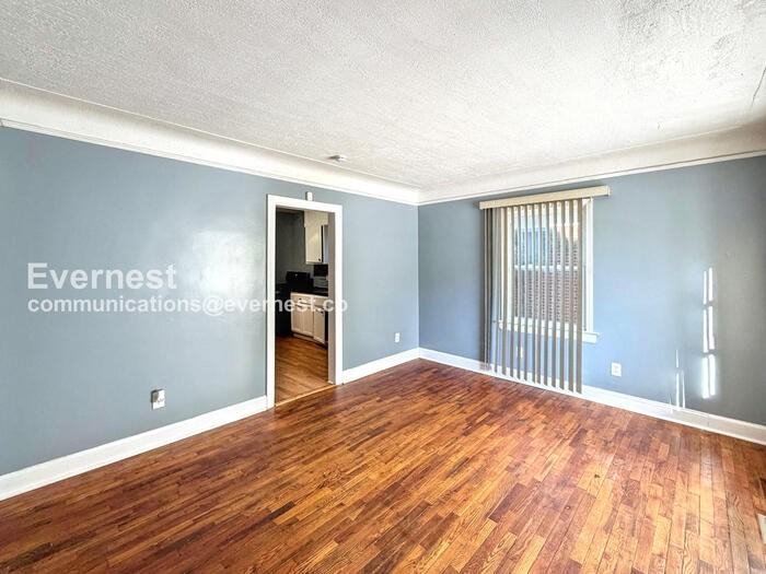 18251 Brady Avenue - Photo 5 of 20