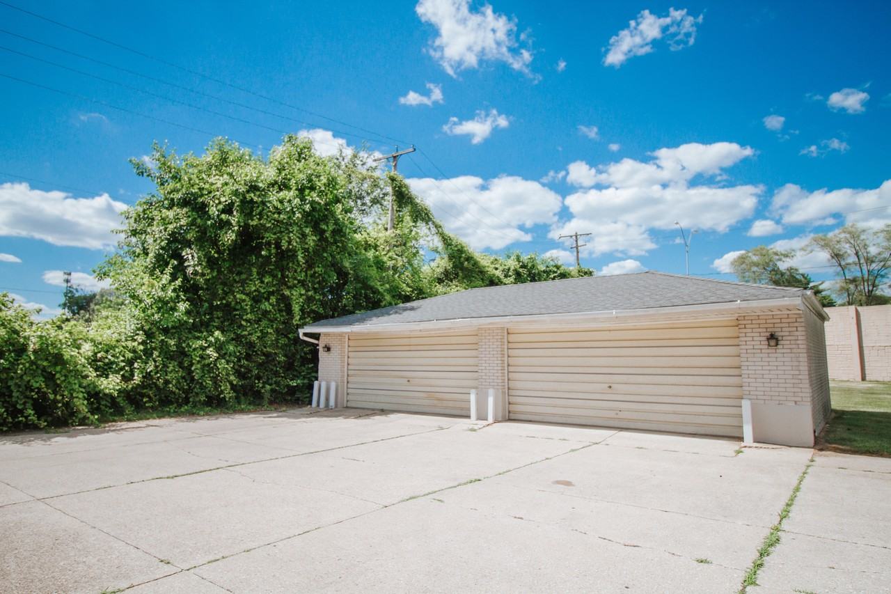 3048 Carskaddon Ave #3 - Photo 2 of 21