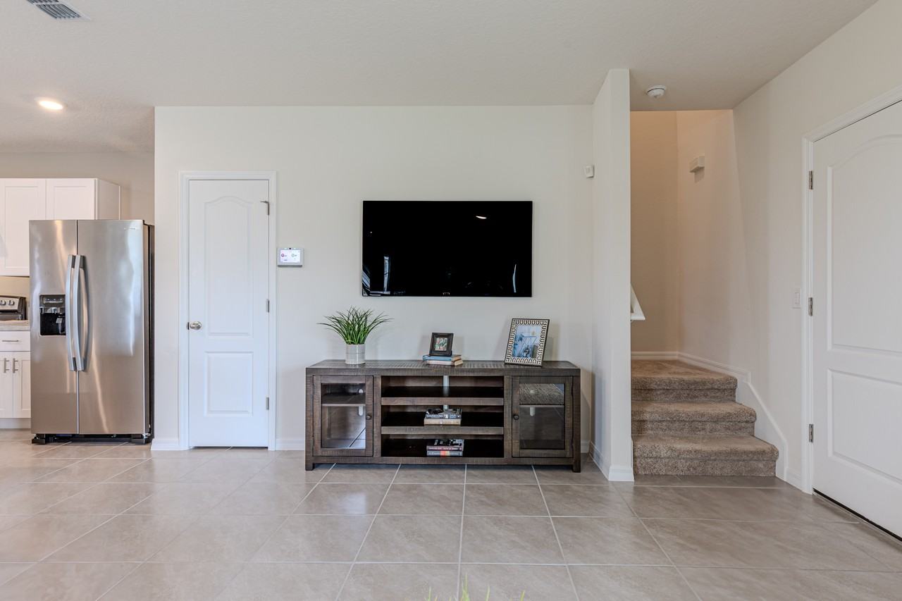 Dawnview Way #1551 - Photo 4 of 19