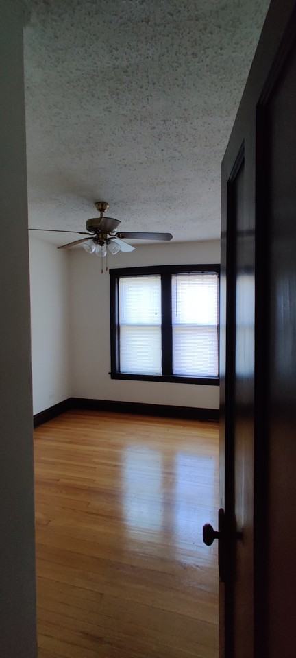 4157 N Keystone Ave #1 - Photo 3 of 8