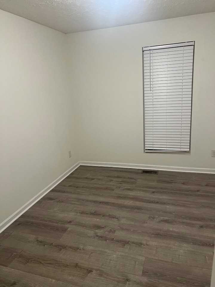 1805 Thrasher Ct - Photo 4 of 11