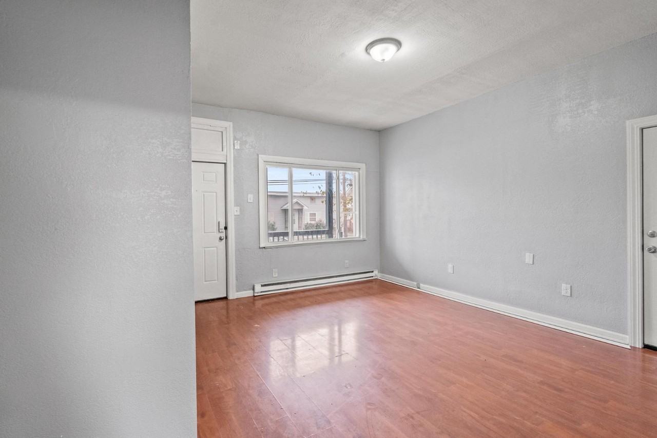 4432 Decoursey Ave - Photo 6 of 10