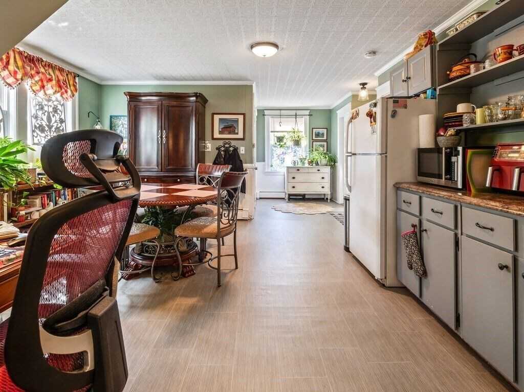 42 Upton St #3 - Photo 2 of 9