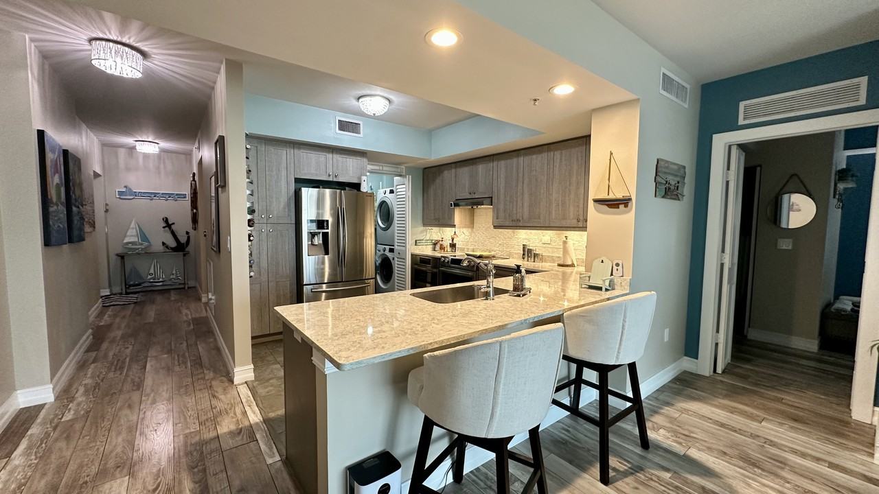 3000 Oasis Grand Boulevard #902 - Photo 2 of 15