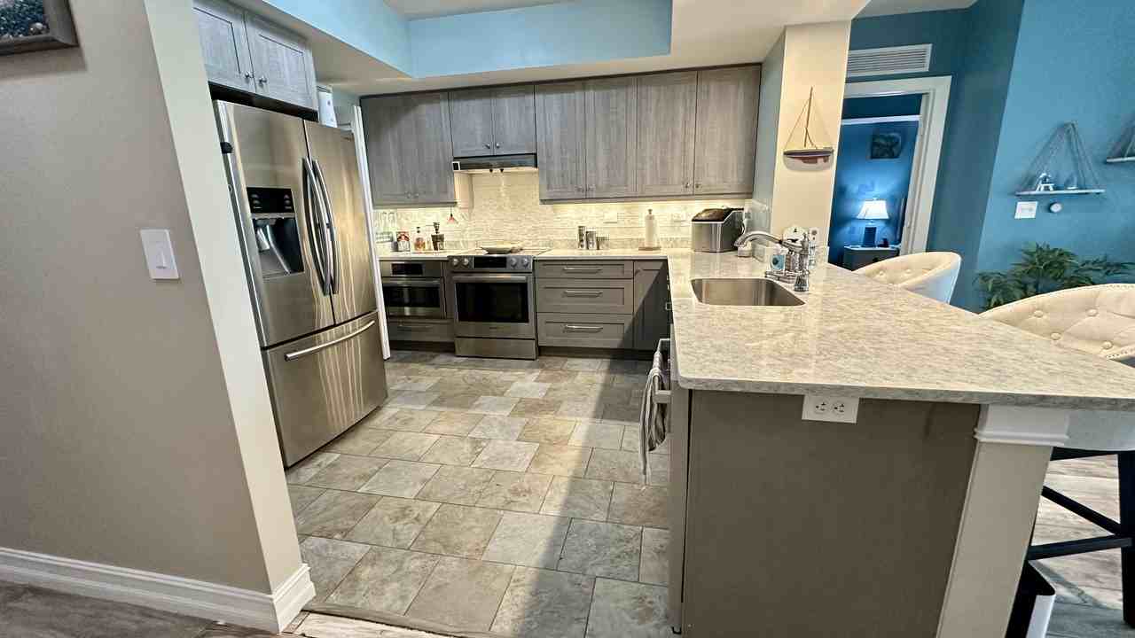 3000 Oasis Grand Boulevard #902 - Photo 3 of 15