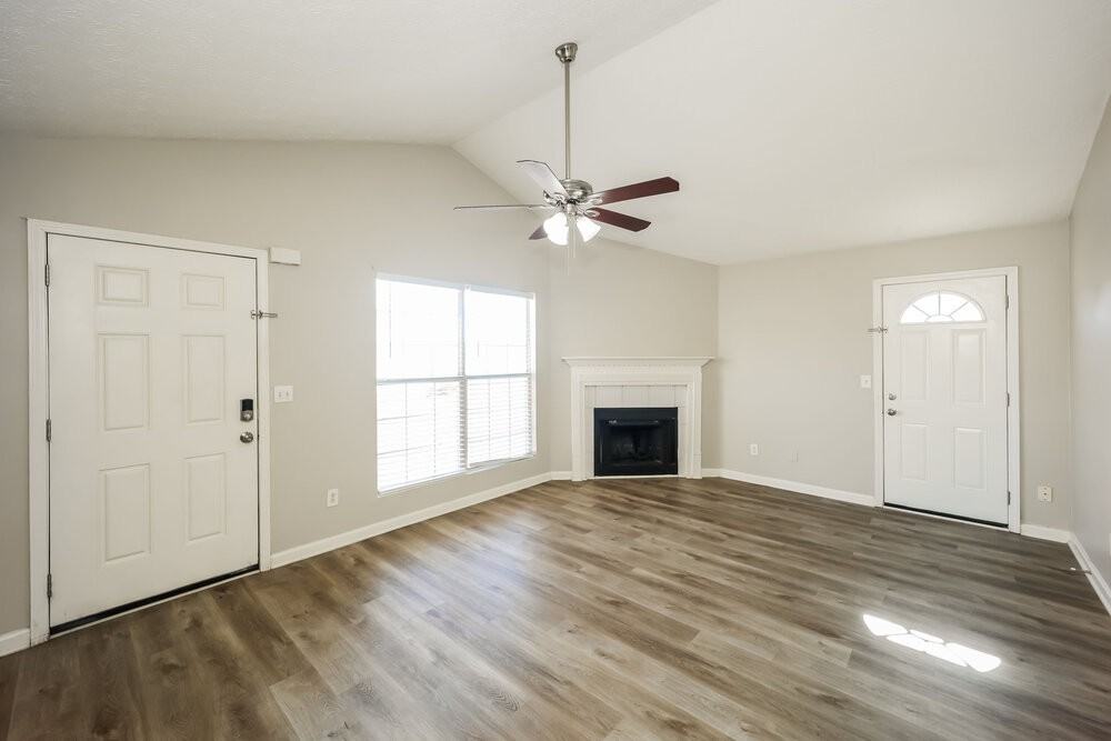 220 Willow Springs Dr - Photo 3 of 16